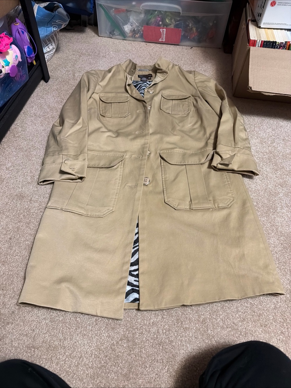 Dana Buchman tan trench coat featuring a striking zebra-print lining size XS